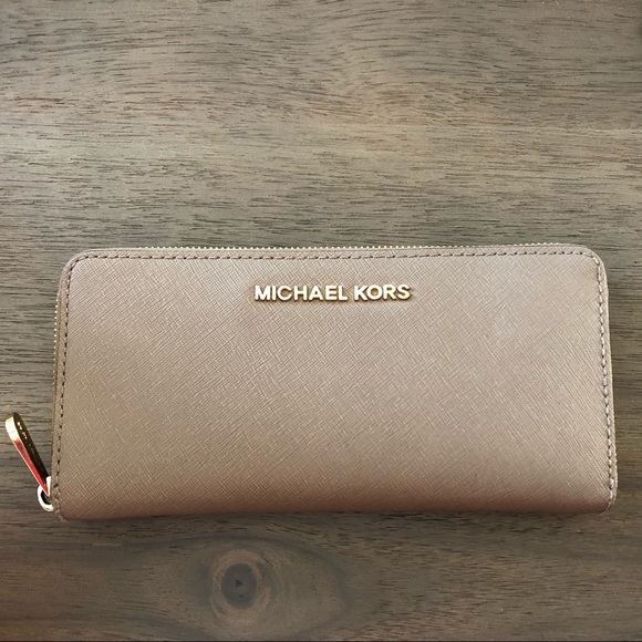 Michael Kprs Wallet - Picture 1 of 4